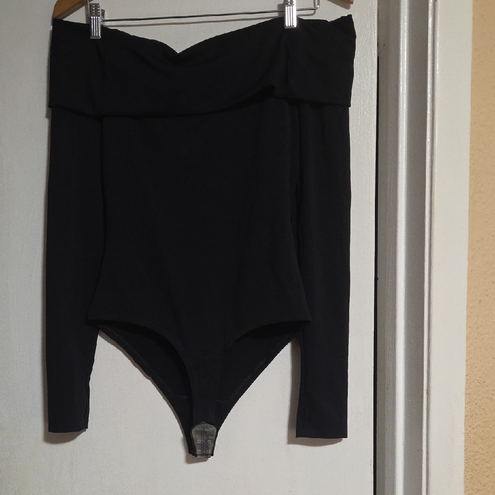 Alice + Olivia Classic Black Garment - Picture 11 of 13